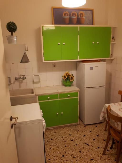 Cozy Seaside Apartment Loutraki Esterno foto