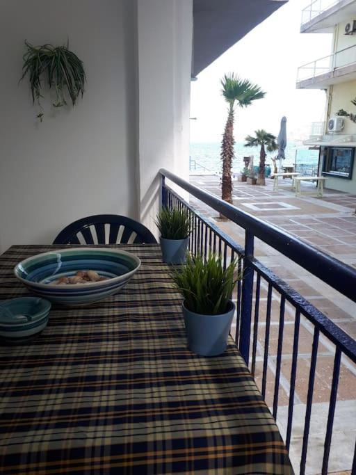 Cozy Seaside Apartment Loutraki Esterno foto